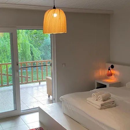 Bhavana Goekova Hotel *