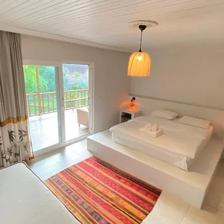 Hotel Bhavana Goekova *